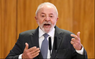 Com crise de labirintite, Lula faz exames em hospital em Brasília